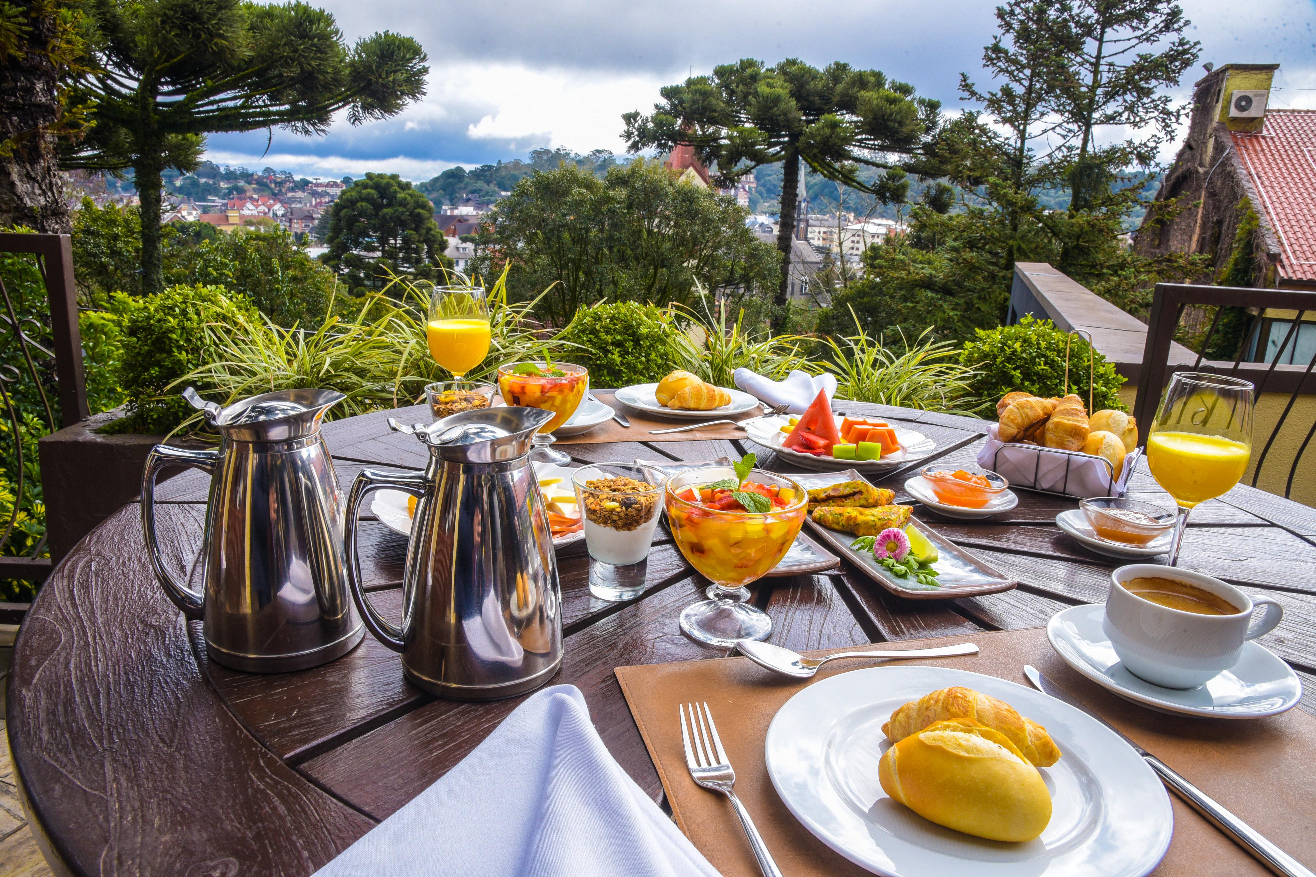 Wish Serrano Resort Грамаду Екстер'єр фото Breakfast at the hotel