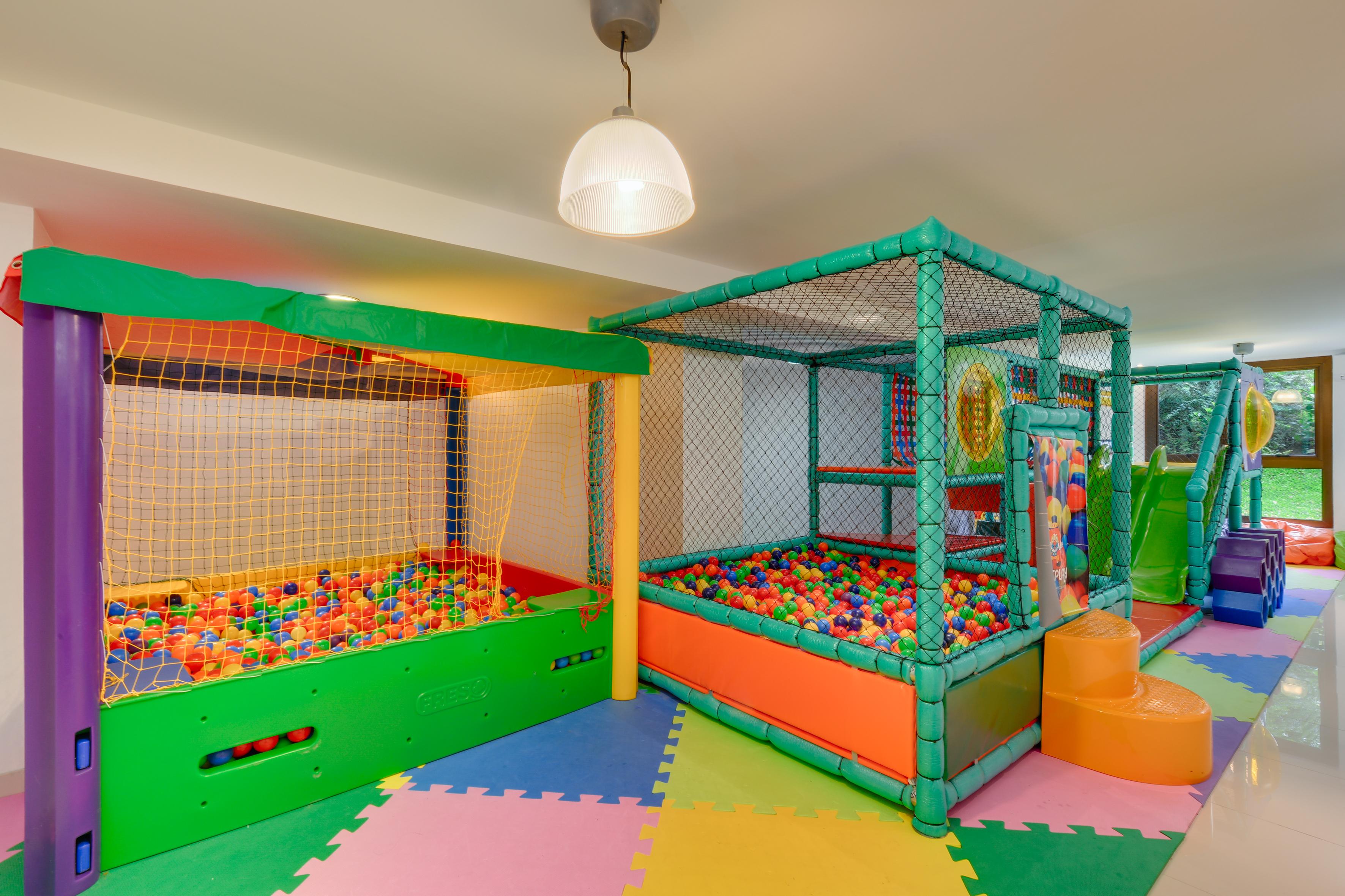 Wish Serrano Resort Грамаду Екстер'єр фото Indoor playground
